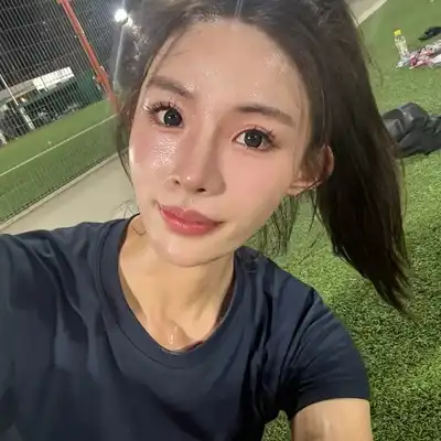 黄雅